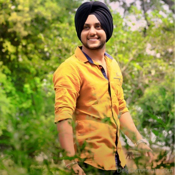 Mehtab Virk Smiling Image