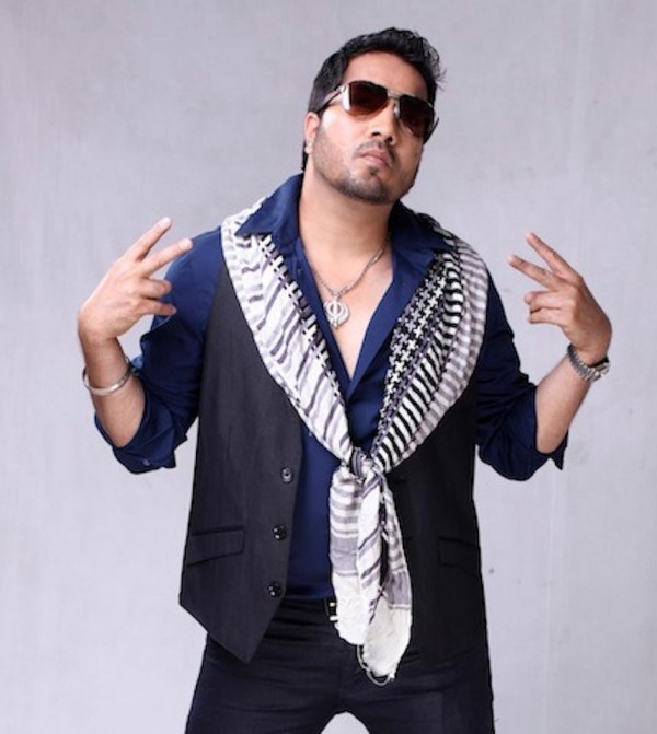 Mika Singh Giving A Pose With Scarf