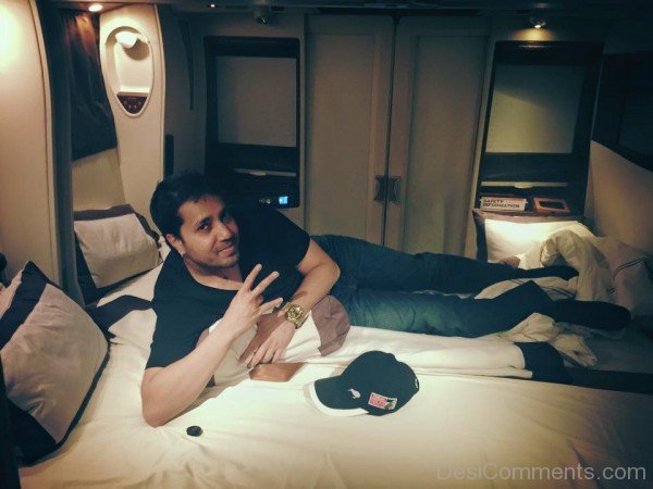 Mika Singh In Room