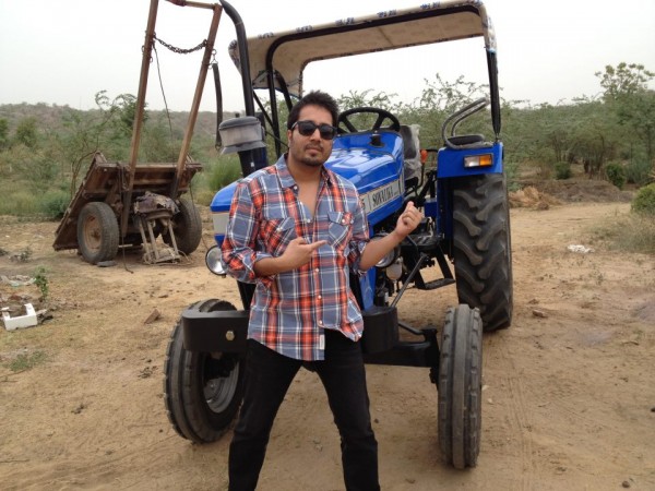 Mika Singh With Tractor