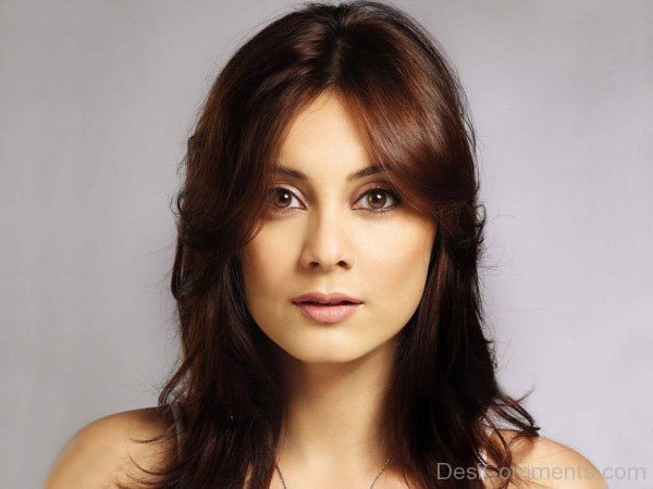 Minissha Lamba Face Closeup Image