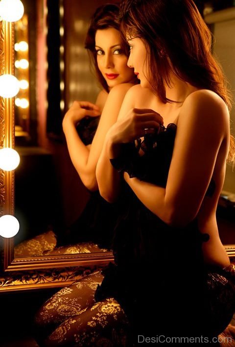 Minissha Lamba Looking Nice