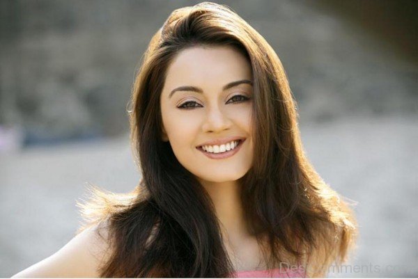 Minissha Lamba Smiling Pic