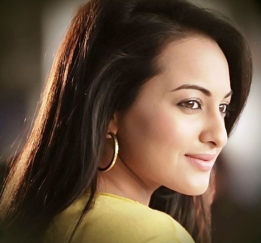 Most Beautiful Indian Actress Sonakshi Sinha 