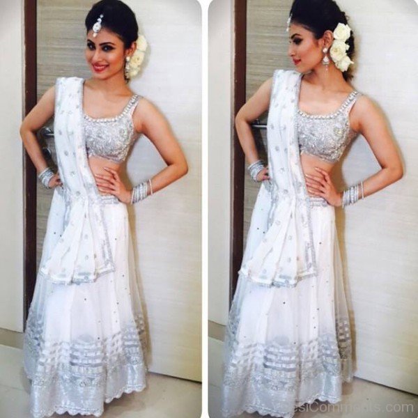 Mouni Roy Looking Fabulous Image