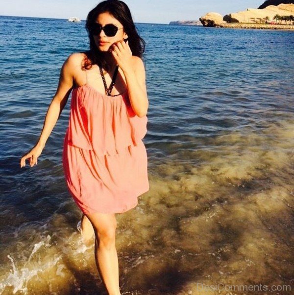 Mouni Roy Near Sea