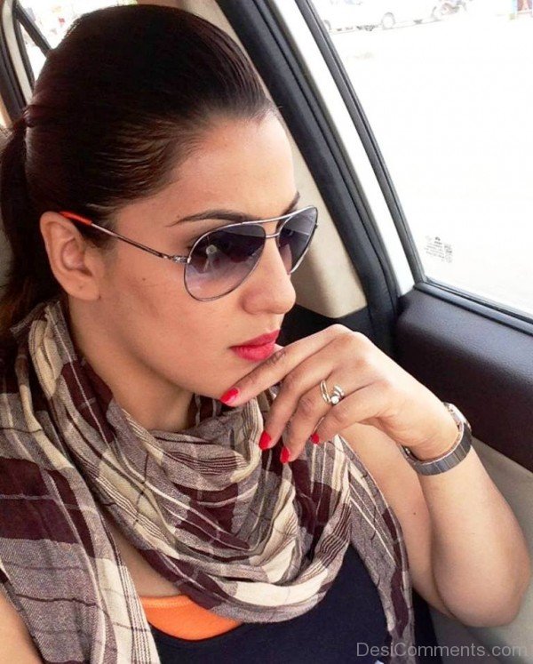 Neetu Singh In Car-DC012537