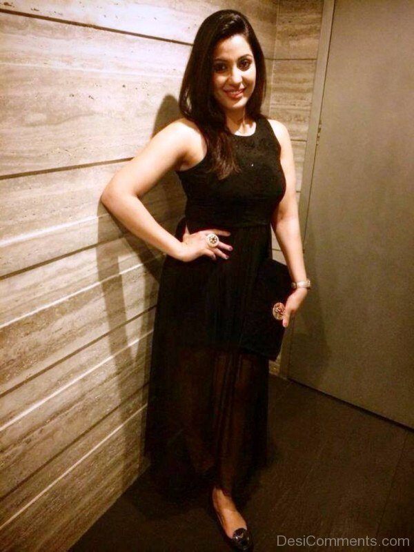 Neetu Singh Wearing Black Dress-DC012573