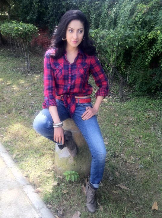 Nice Pose By Gurleen Chopra