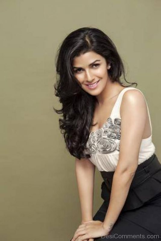 Nimrat Kaur Actress Image-DC017