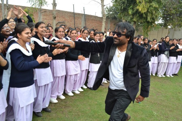 Nirmal Sidhu With Schools Girls 