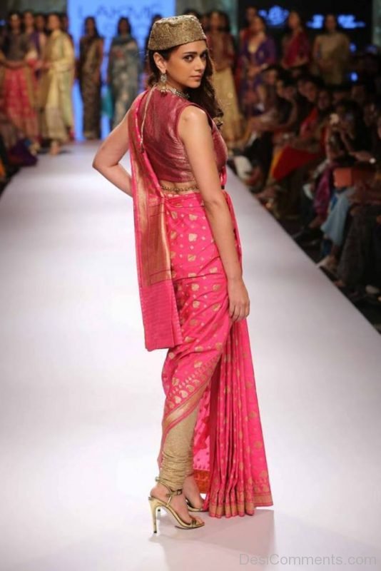 Photo Of Aditi Rao Hydari On Ramp-DC183