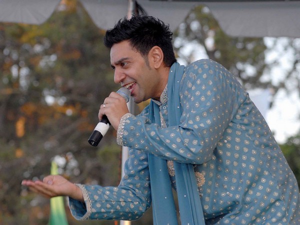 Pleasing Singer-kamal Heer