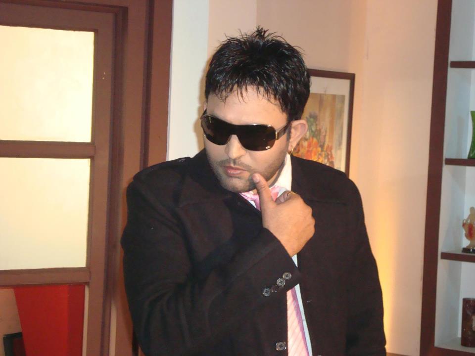 Punjabi Rockstar Singer-Mangi Mahal - DesiComments.com