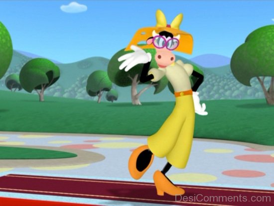 Queen Clarabelle Wearing Pink Specs