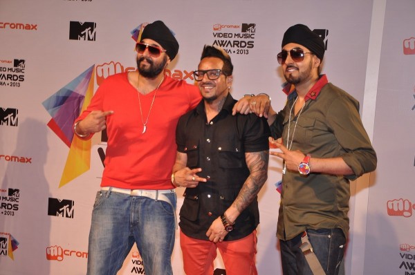 RDB Singers With Jazzy B