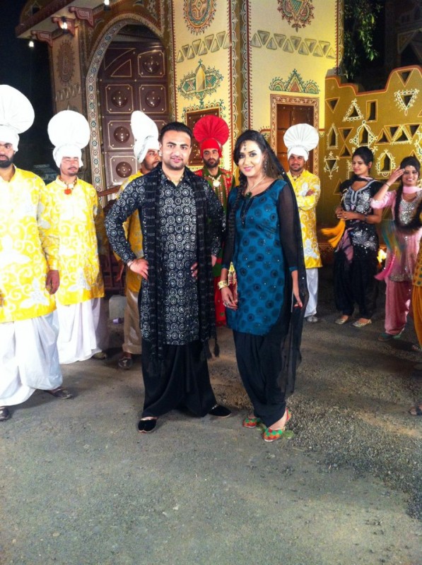 Raja Baath With A  Bhangra Group