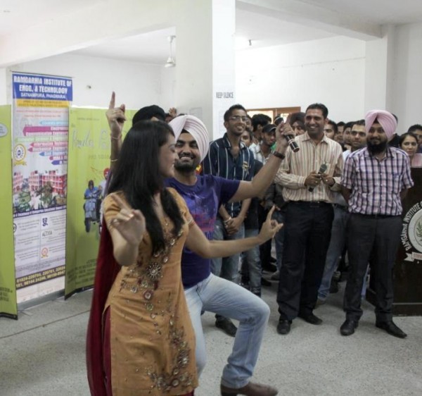 Ravinder Grewal Dancing With Surbhi Jyoti