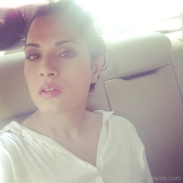 Richa Chadda In Car Image-DC048