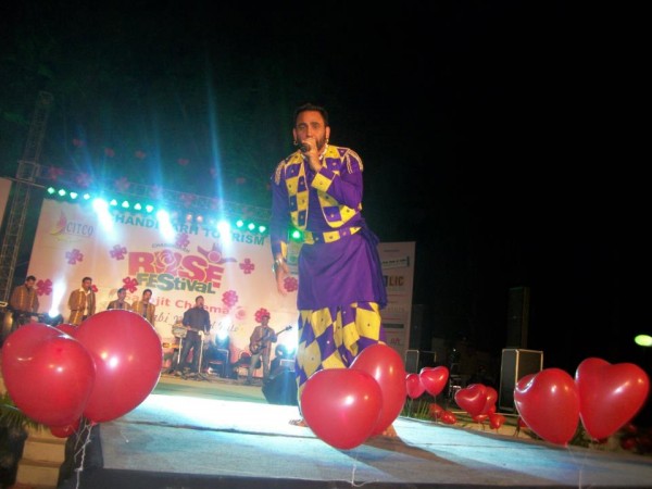 Sarbjit Cheema During Stage Show