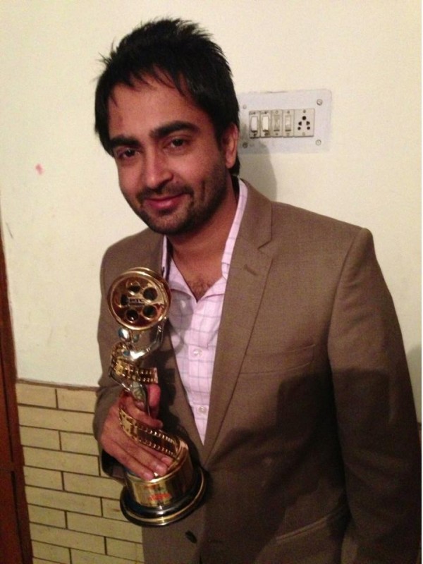 Sherry Maan With Award