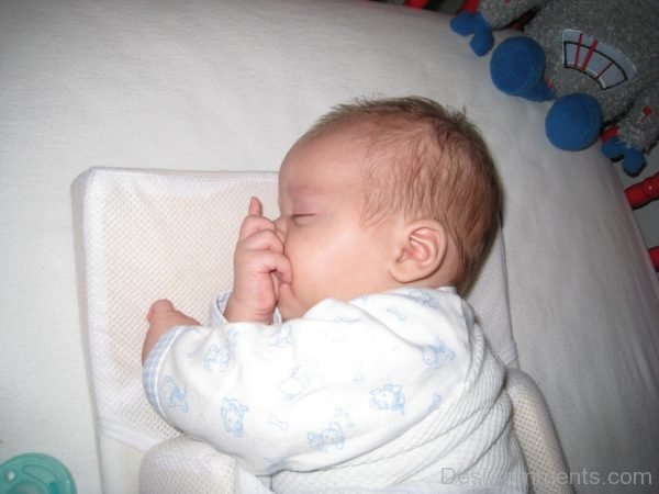 Image Of baby Sleeping Style-Dc37