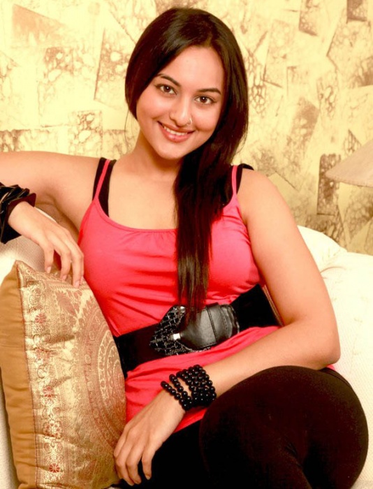 Most Beautiful Indian Actress Sonakshi Sinha