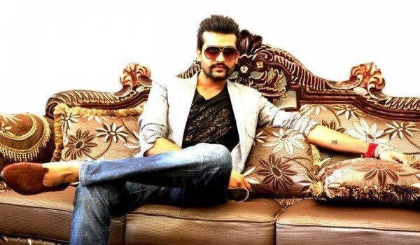 Yuvraj Hans Giving A Pose 