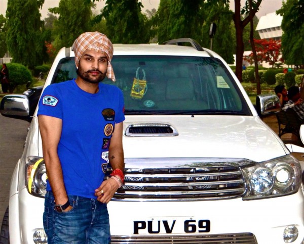Yuvraj Hans Giving A Pose With Car 
