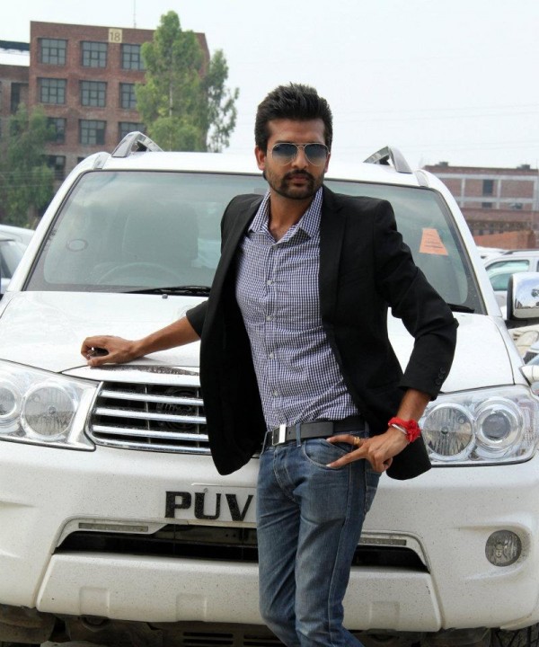 Yuvraj Hans Looking Handsome