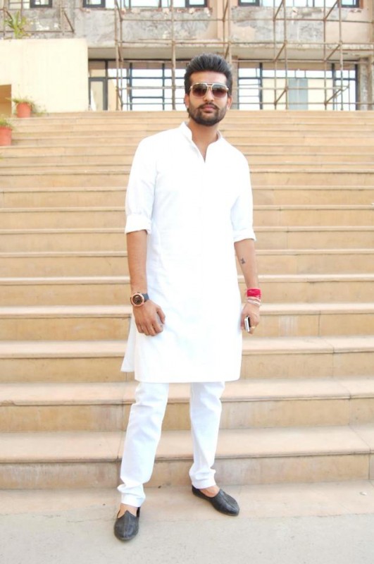 Yuvraj Hans Wearing White Kurta Pajama